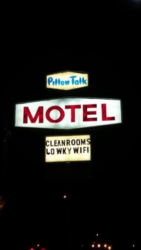 Отель Pillow Talk Motel  Веллингтон